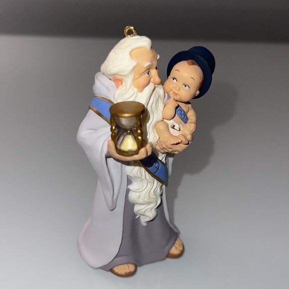 Welcome to 2000 Vintage Hallmark Ornament - Picture 4 of 6